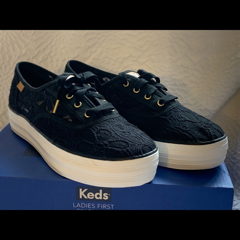 New in box Women’s Keds black lace sneaker